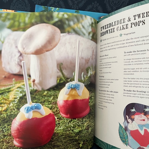 LOT of Two (2) Disney's Alice in Wonderland Official Cookbook, NEW - Picture 3 of 3